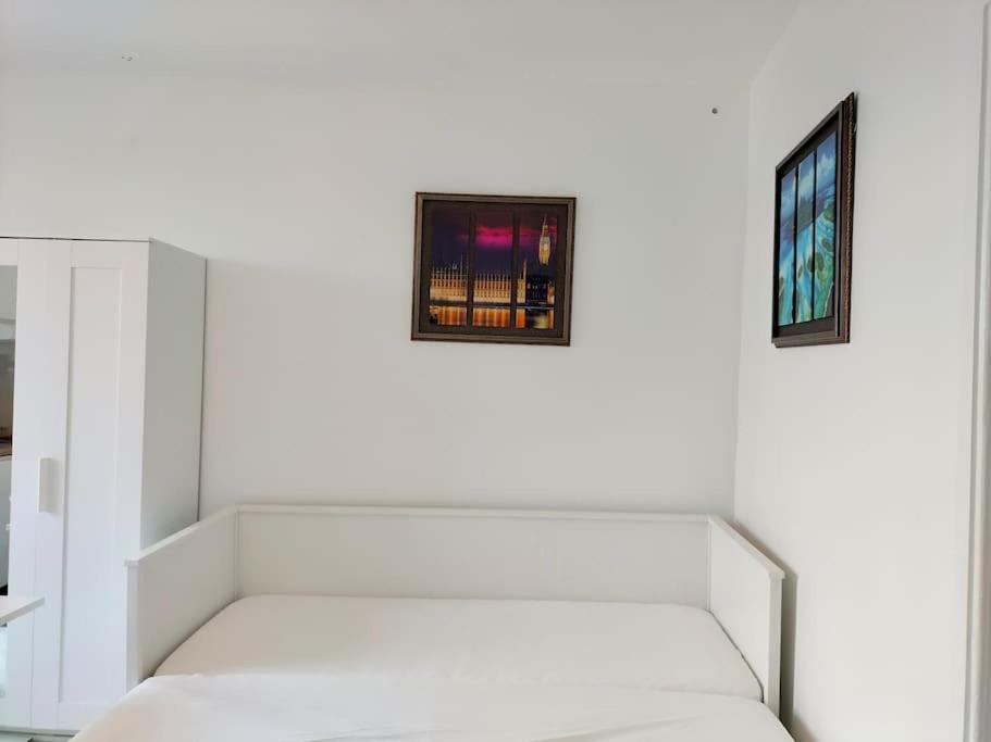 Paris Tourist Apartment, France Stains Exteriör bild