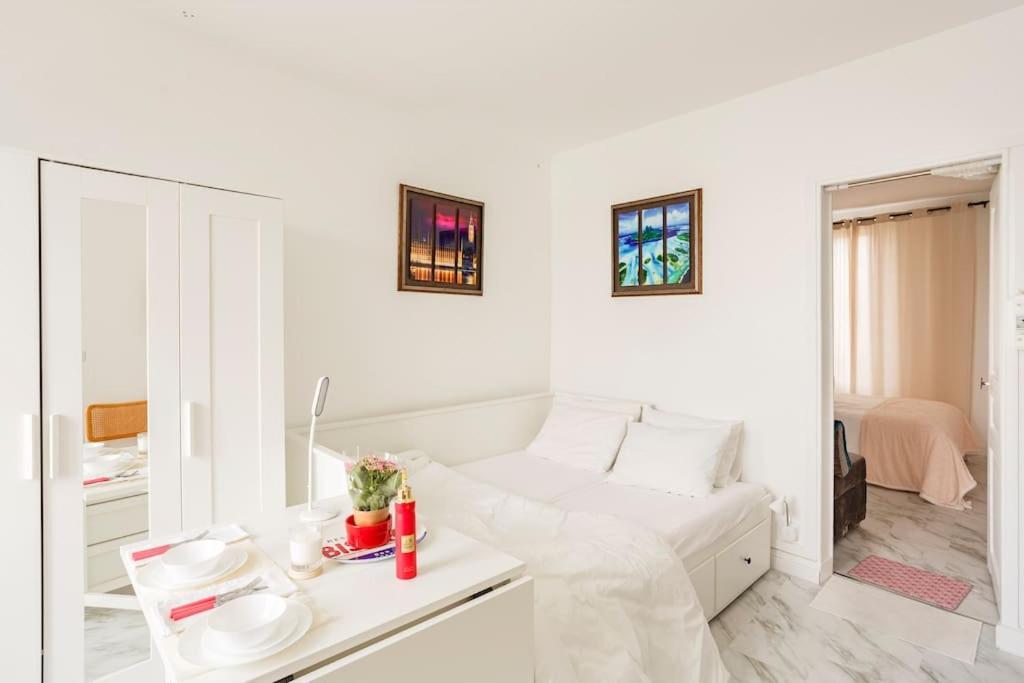 Paris Tourist Apartment, France Stains Exteriör bild
